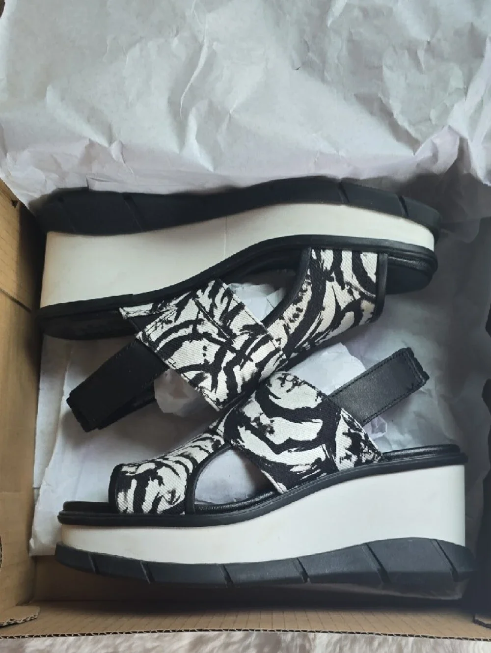 Sorel Black & White Floral Platform Sandal - Women's